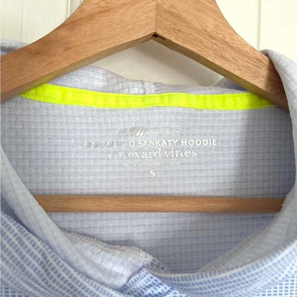 Vineyard Vines Light Blue On The Go Sankaty Performance Hoodie, Women’s - Picture 4 of 6